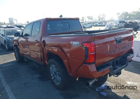 2025 Toyota Tacoma Trd Sport 2Wd z USA, uszkodzony, nr VIN 3TMKB5FN9SM035400